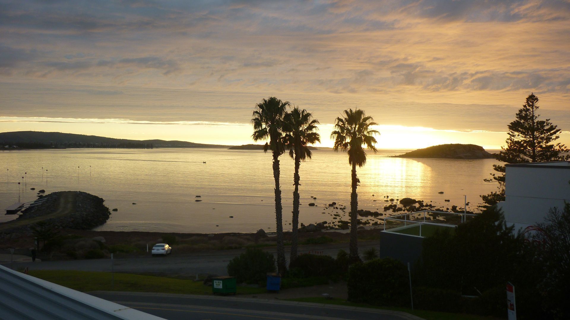 Encounter the View - stunning panoramic ocean views (No schoolies) — image 4