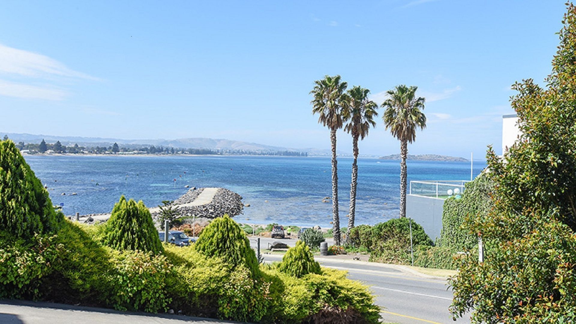 Encounter the View - stunning panoramic ocean views (No schoolies) — image 15
