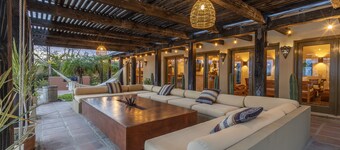 Ultimate Ocean View Gorgeous Villa Near Beach & Town. Beach access. Fits 16