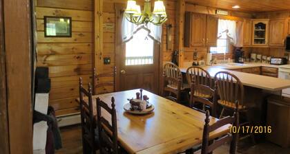 Log Cabin home with Mt Ascutney views and pool table