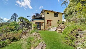Exterior - Nagual Retreat with its 'big sky views (Leura)