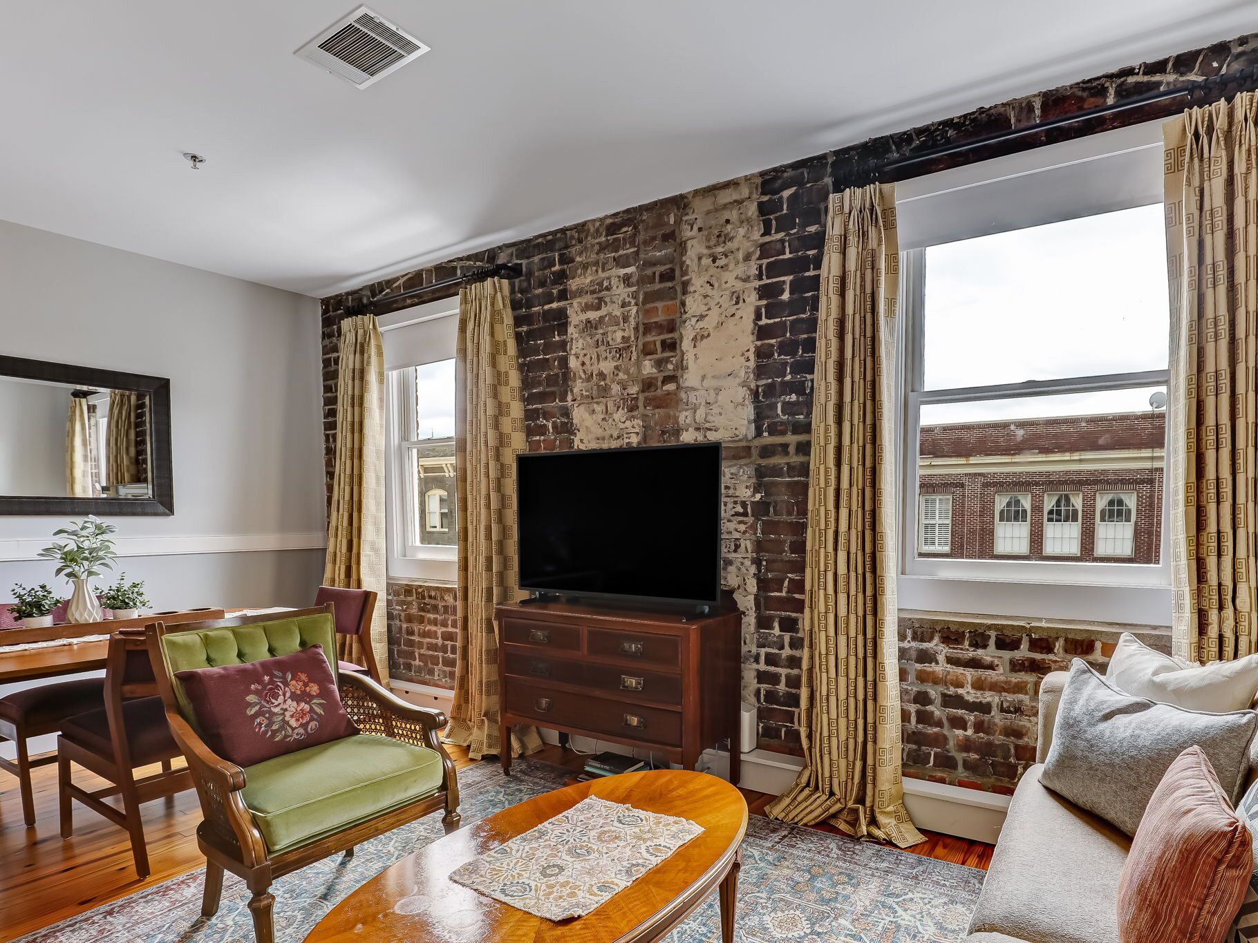 Heated Pool Access | 5*Clean | Flex Cancelation | Broughton Street Rental by Southern Belle Savannah