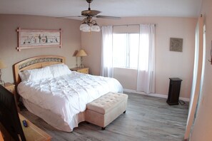 2 slaapkamers, een strijkplank/strijkijzer, wifi, beddengoed