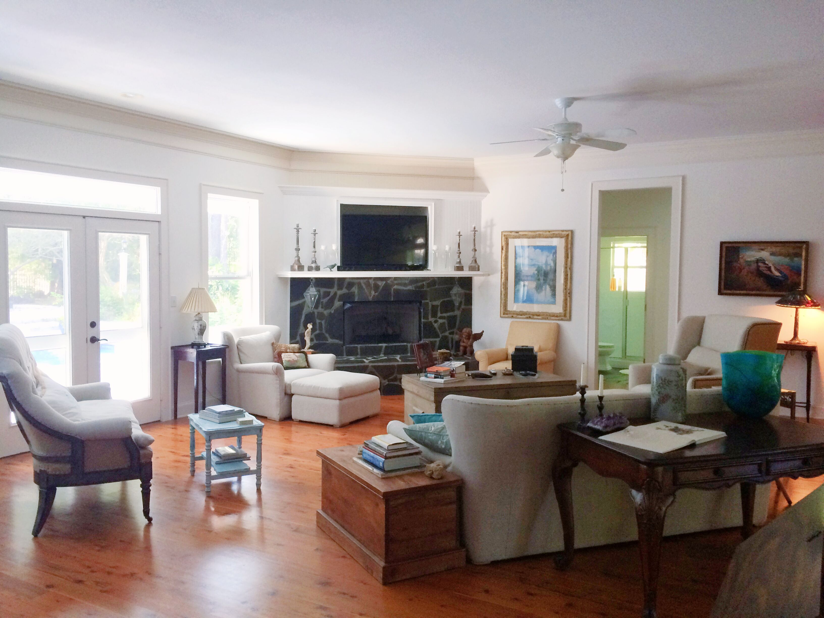 Gorgeous 5 Bed, 4 Bath, Sleeps 12+, 3 Privacy Suites, Pool, Fire Pit, Private