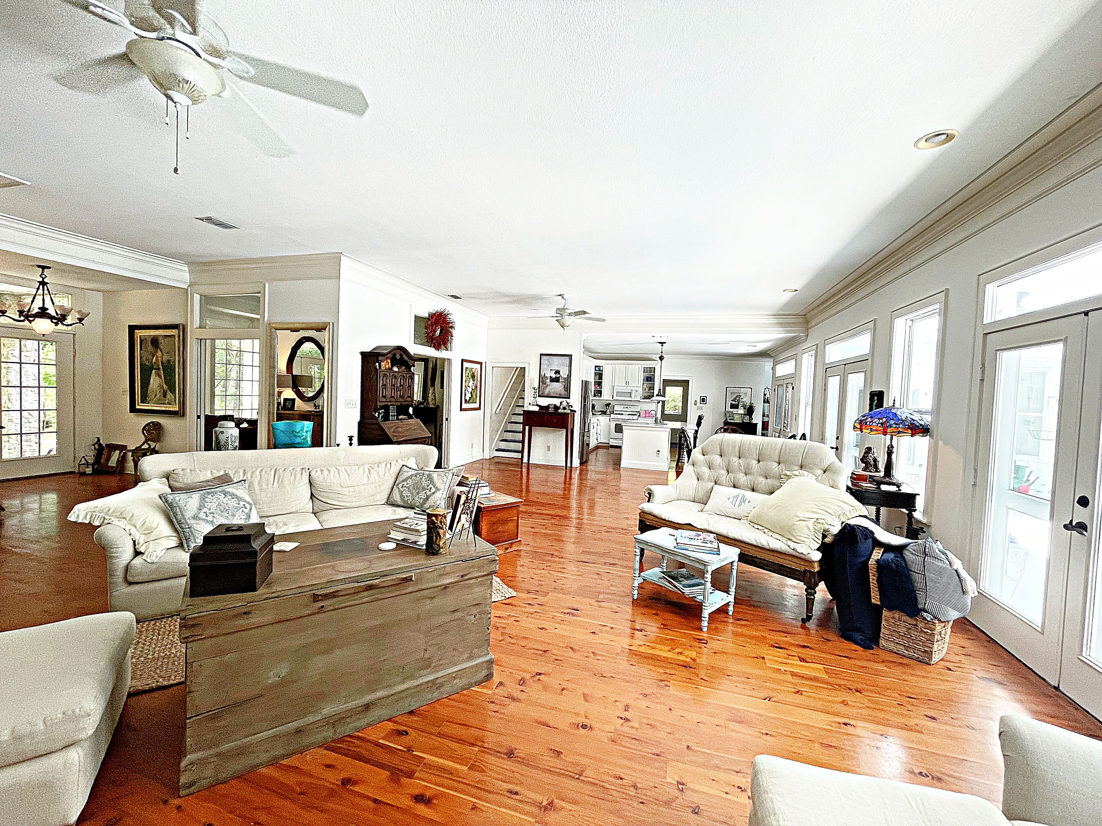 Gorgeous 5 Bed, 4 Bath, Sleeps 12+, 3 Privacy Suites, Pool, Fire Pit, Private