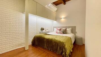 3 habitaciones, escritorio, tabla de planchar con plancha y wifi gratis