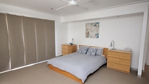 3 bedrooms - Rio - executive townhouse close to Pilot Beach (CAMDEN HEAD)