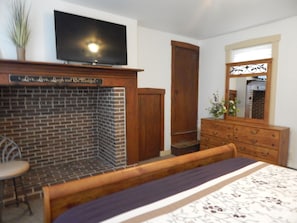 4 habitaciones, tabla de planchar con plancha, wifi y ropa de cama