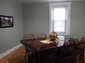 dining room 