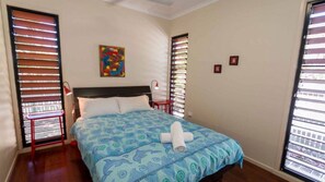 3 makuuhuonetta, silitysrauta/-lauta, internet, vuodevaatteet