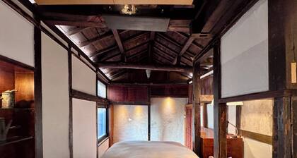 5 Min from Seoul Station! Authentic meets Modern & Cozy Retreat