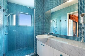 Douche, serviettes fournies