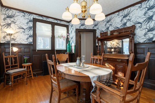 Downtown Bar Harbor - 3 BD/2 BA - Big Porch and Yard, Steps from Village Green