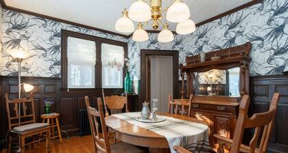 Downtown Bar Harbor - 3 BD/2 BA - Big Porch and Yard, Steps from Village Green