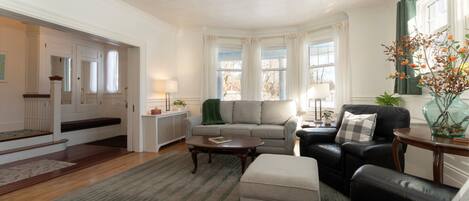 Smart TV, DVD player, books