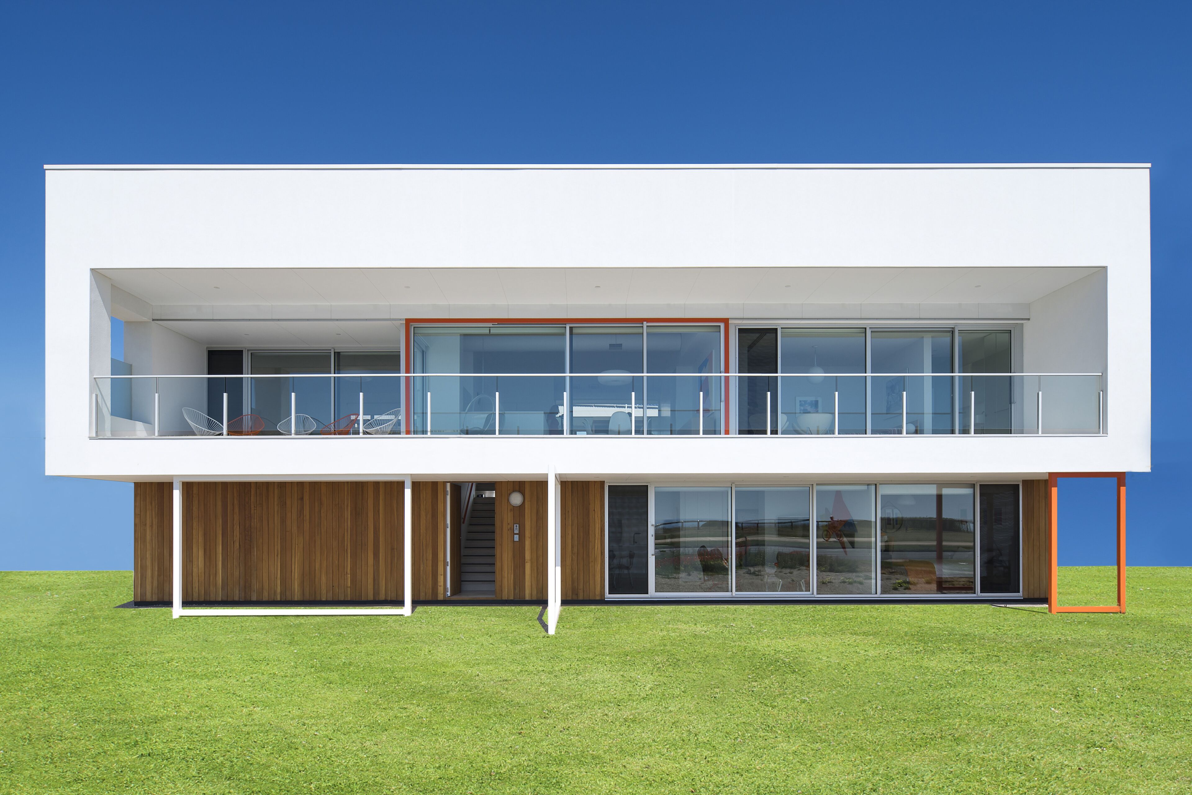 Oranjehuis - Modern Beachside Luxury