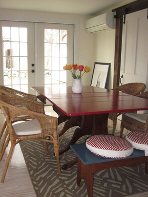 Dining - Charming Historic House in Downtown Mystic (Mystic)