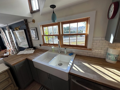 Charming Historic House in Downtown Mystic