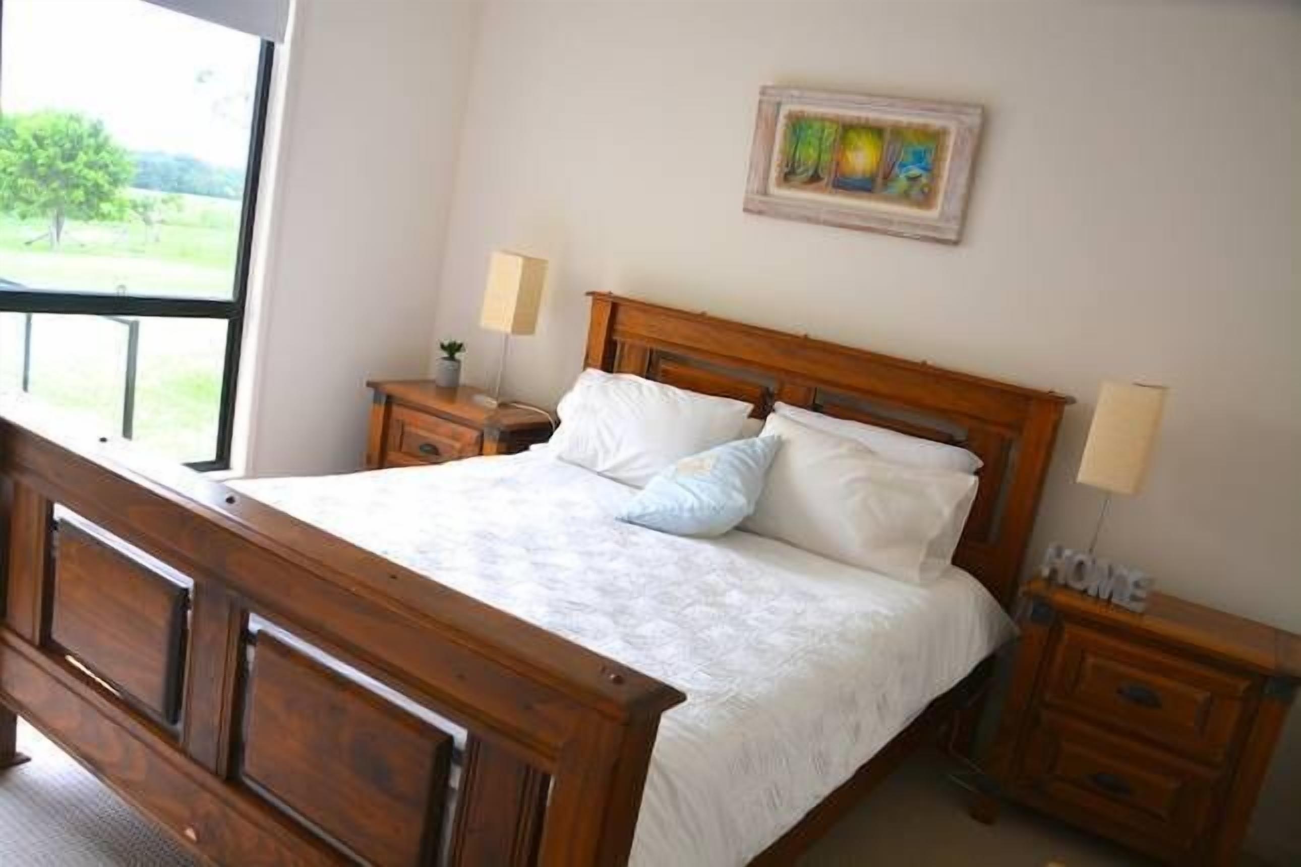 'THEME PARK CENTRAL WITH A TOUCH OF COUNTRY — image 11