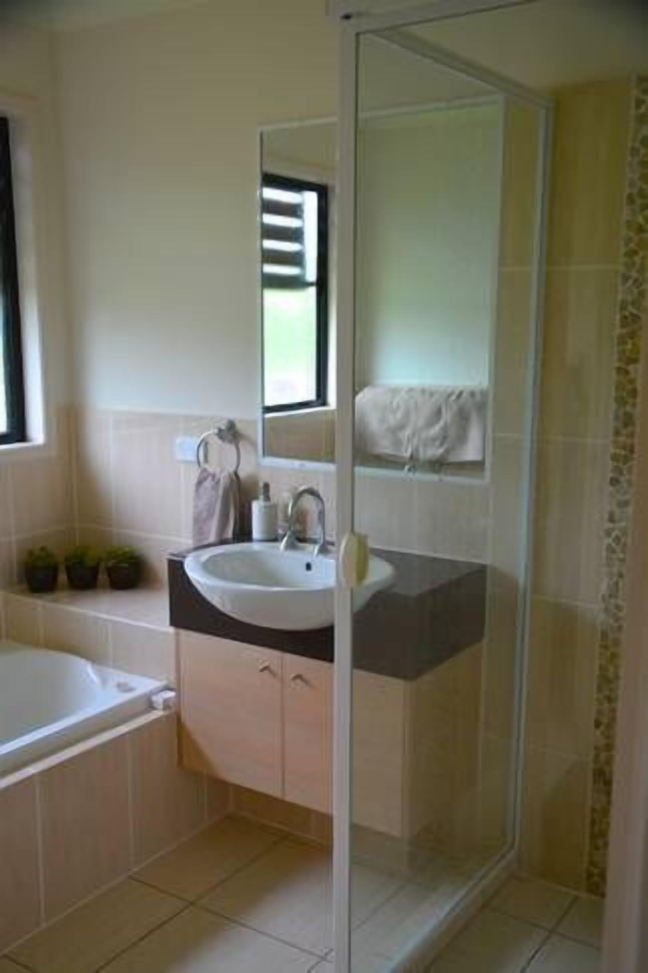 'THEME PARK CENTRAL WITH A TOUCH OF COUNTRY