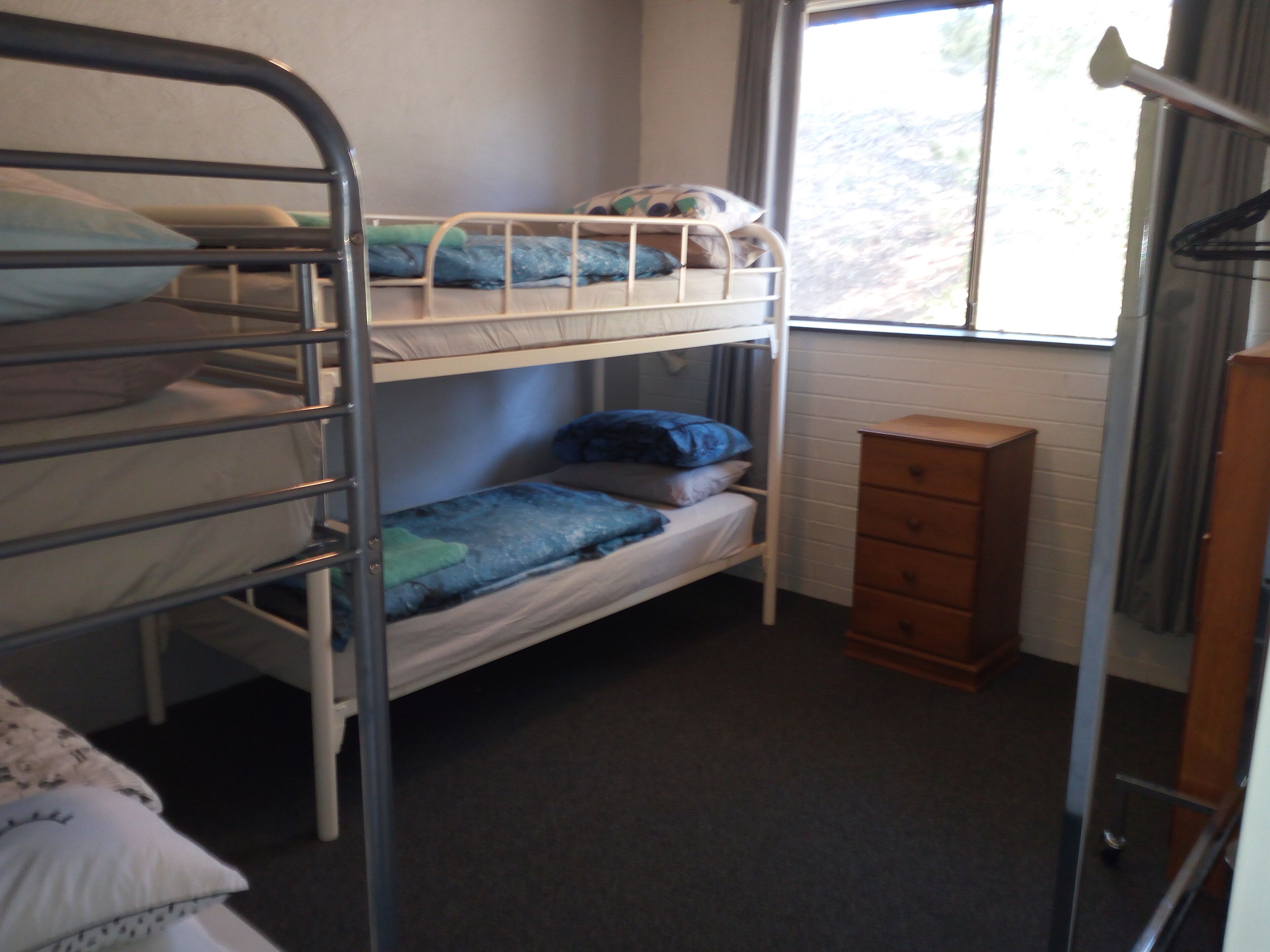 Jindabyne apartment sleeps 8 with great lake views — image 14