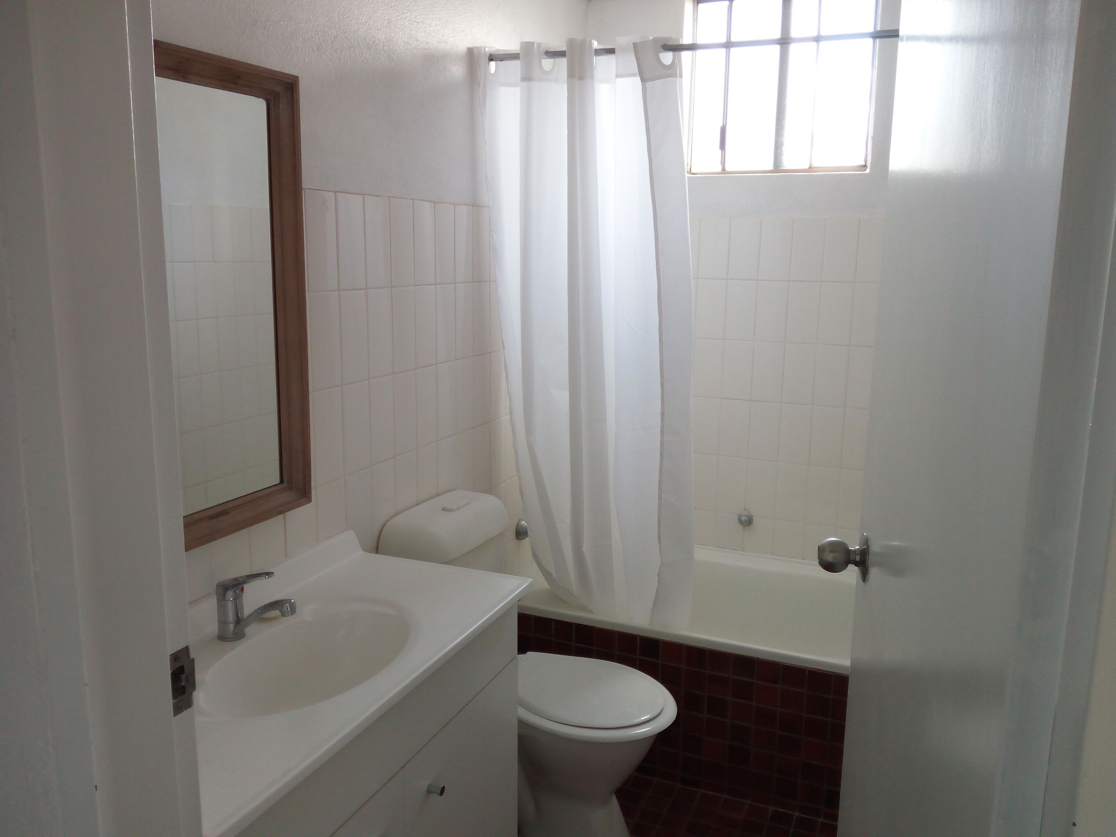 Jindabyne apartment sleeps 8 with great lake views — image 11