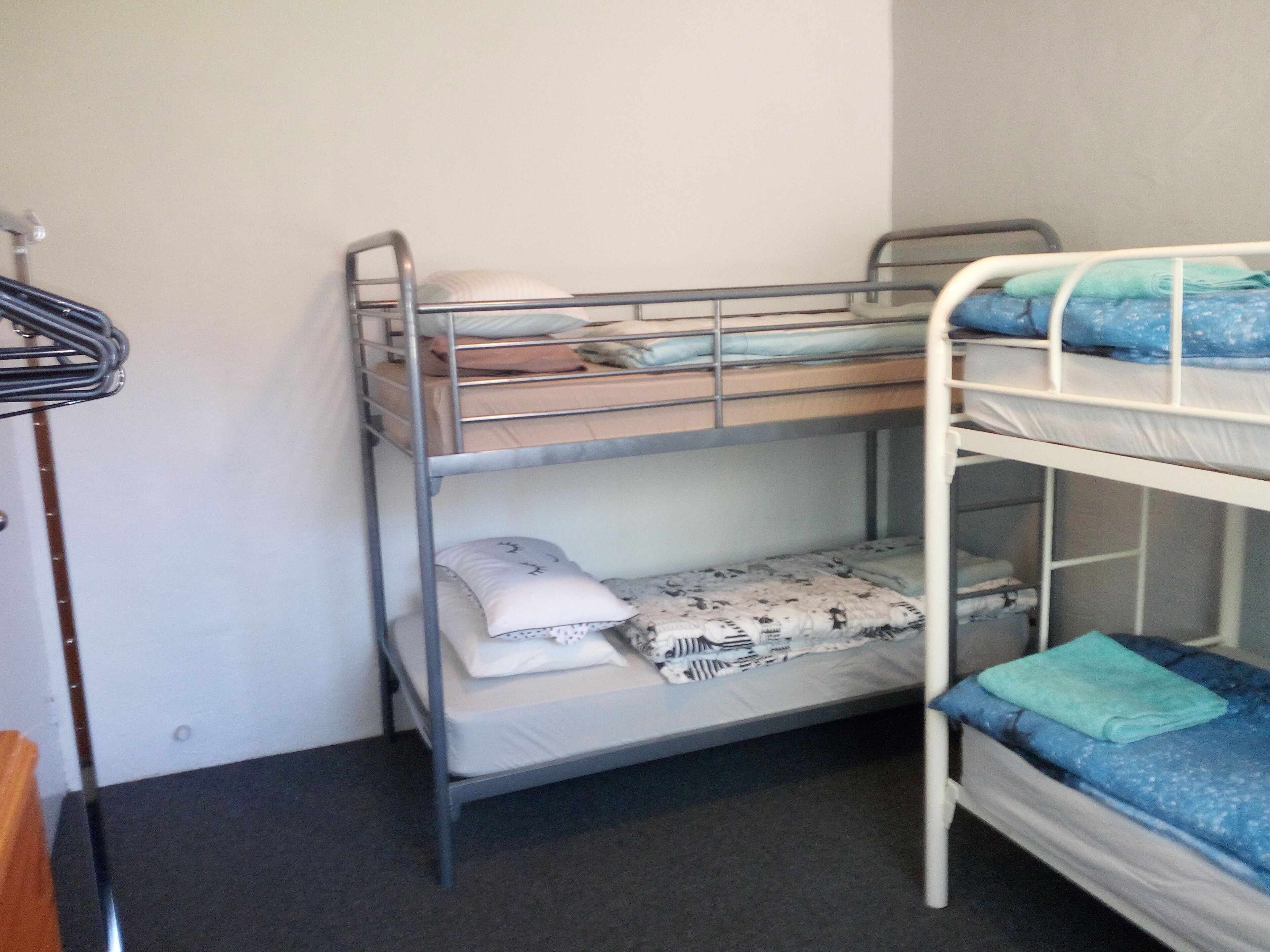 Jindabyne apartment sleeps 8 with great lake views — image 15