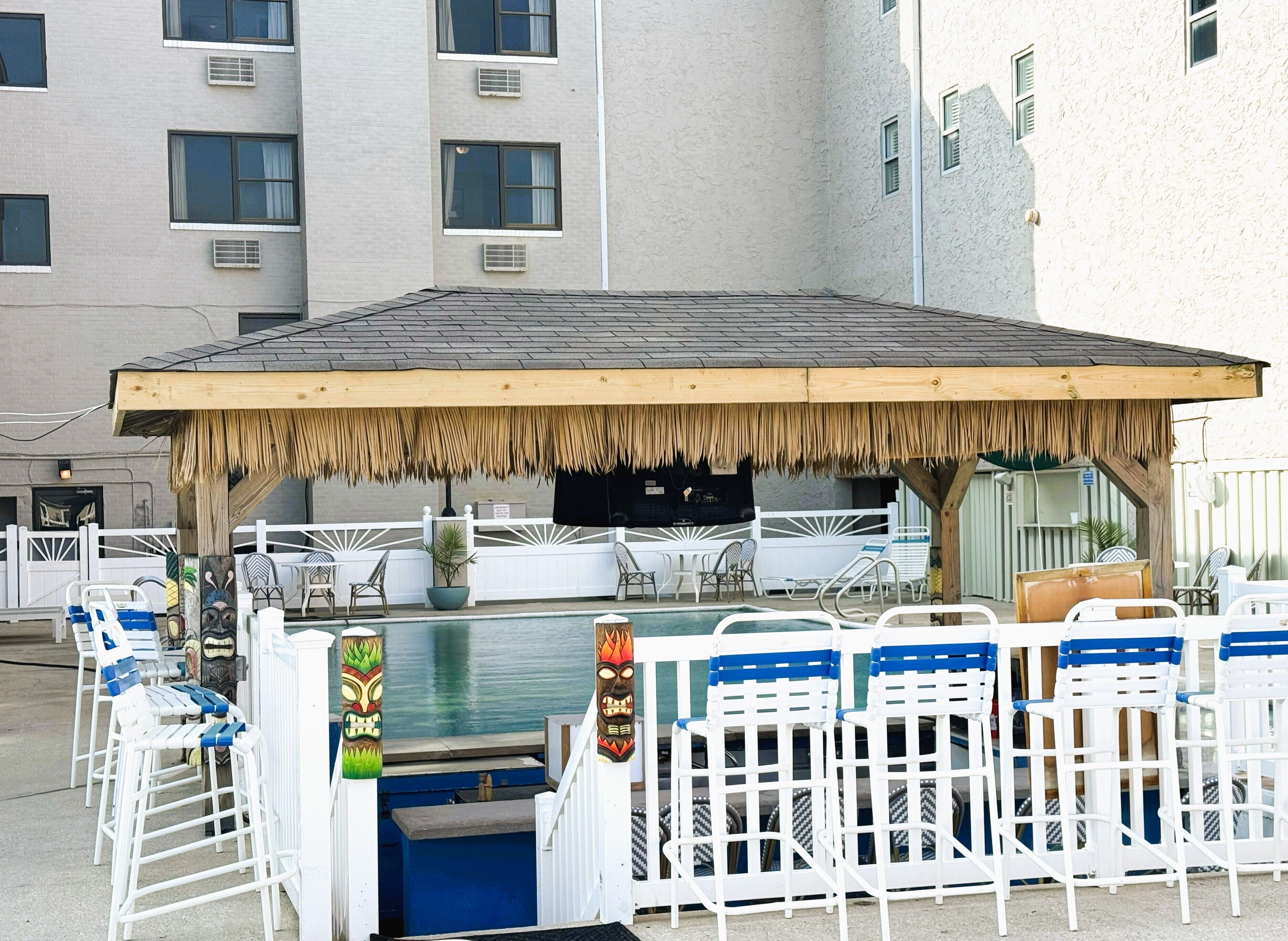 池畔酒吧