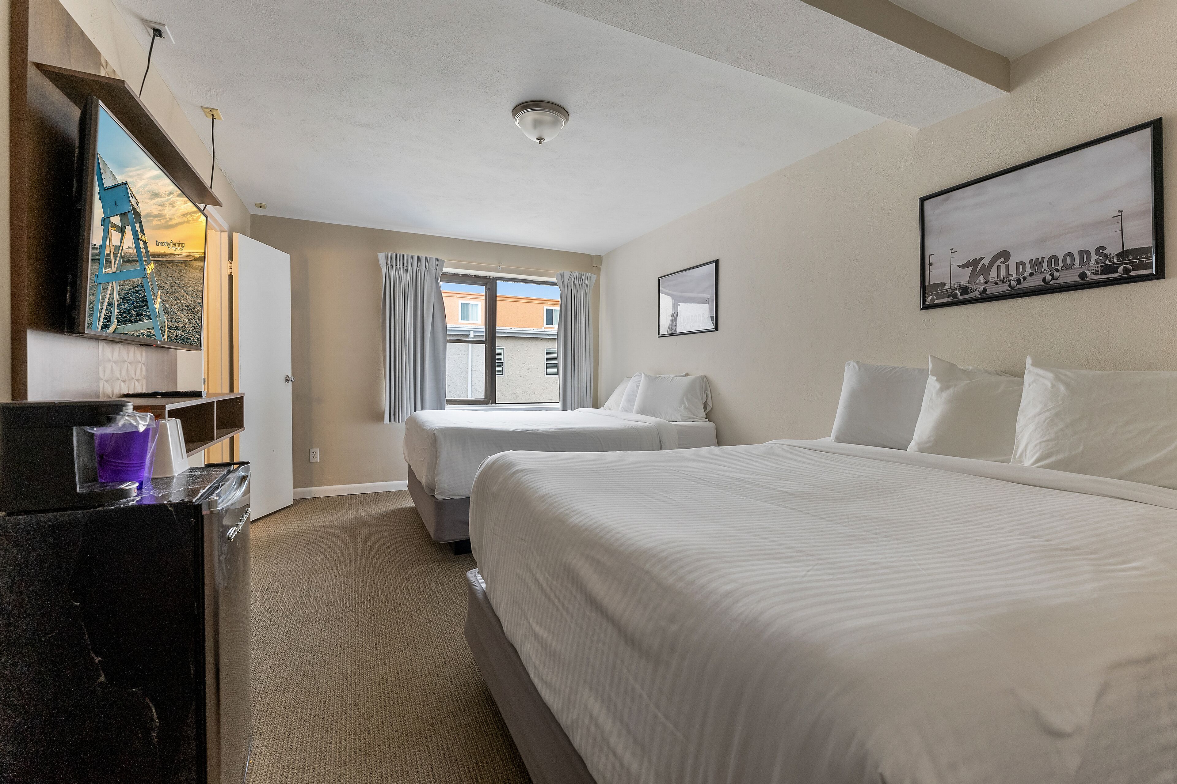 Photo - Oceanic Hotel & Barefoot Tiki Bar