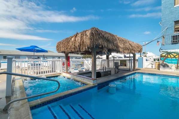 Bar im Pool