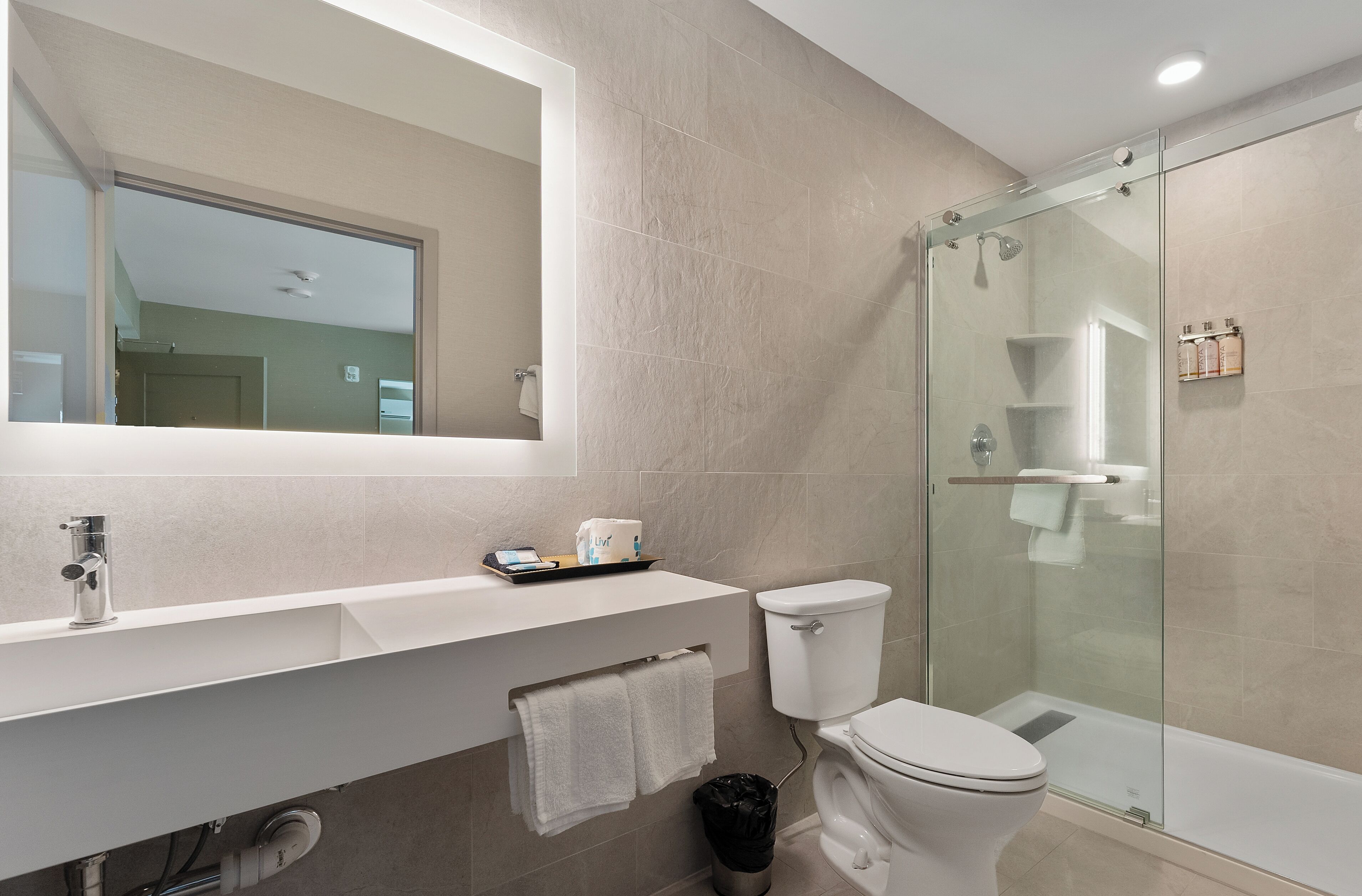 Foto - Oceanic Hotel & Barefoot Tiki Bar