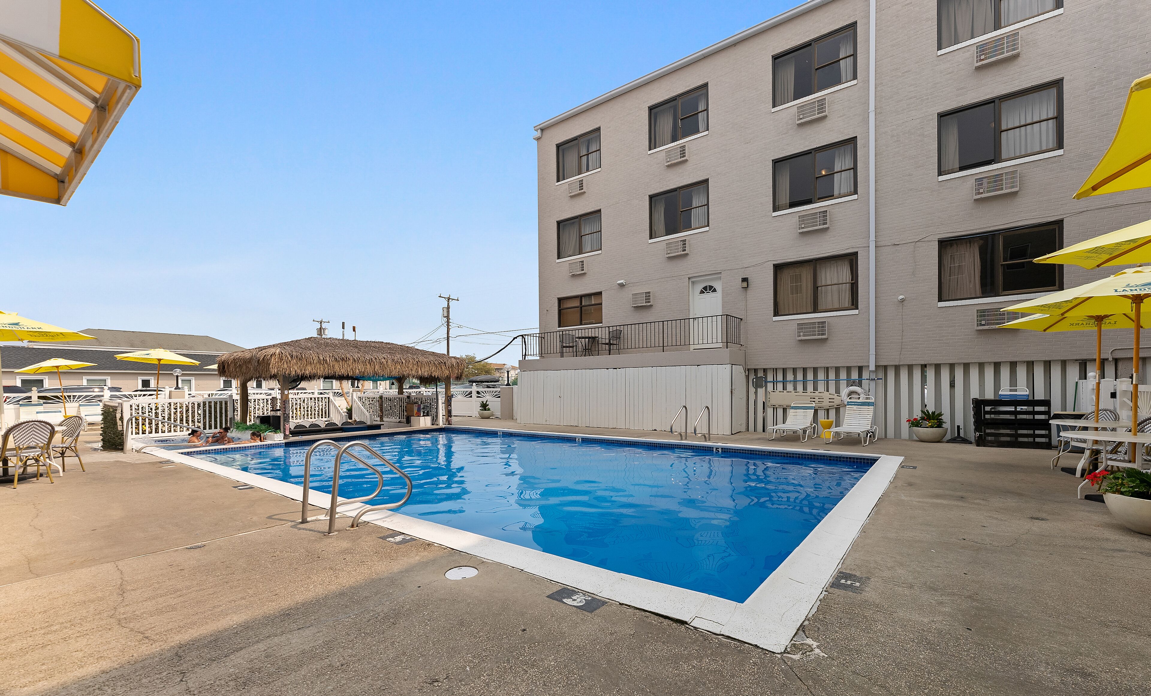 Photo - Oceanic Hotel & Barefoot Tiki Bar