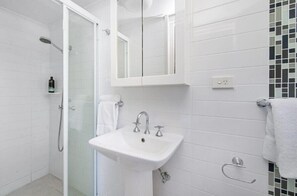 Een douche, een haardroger