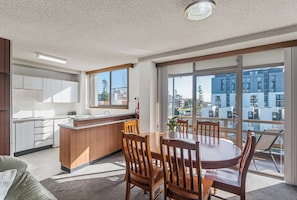 Dining - Comfortable Apartment in the Popular Fountain Court Complex (Port Macquarie)