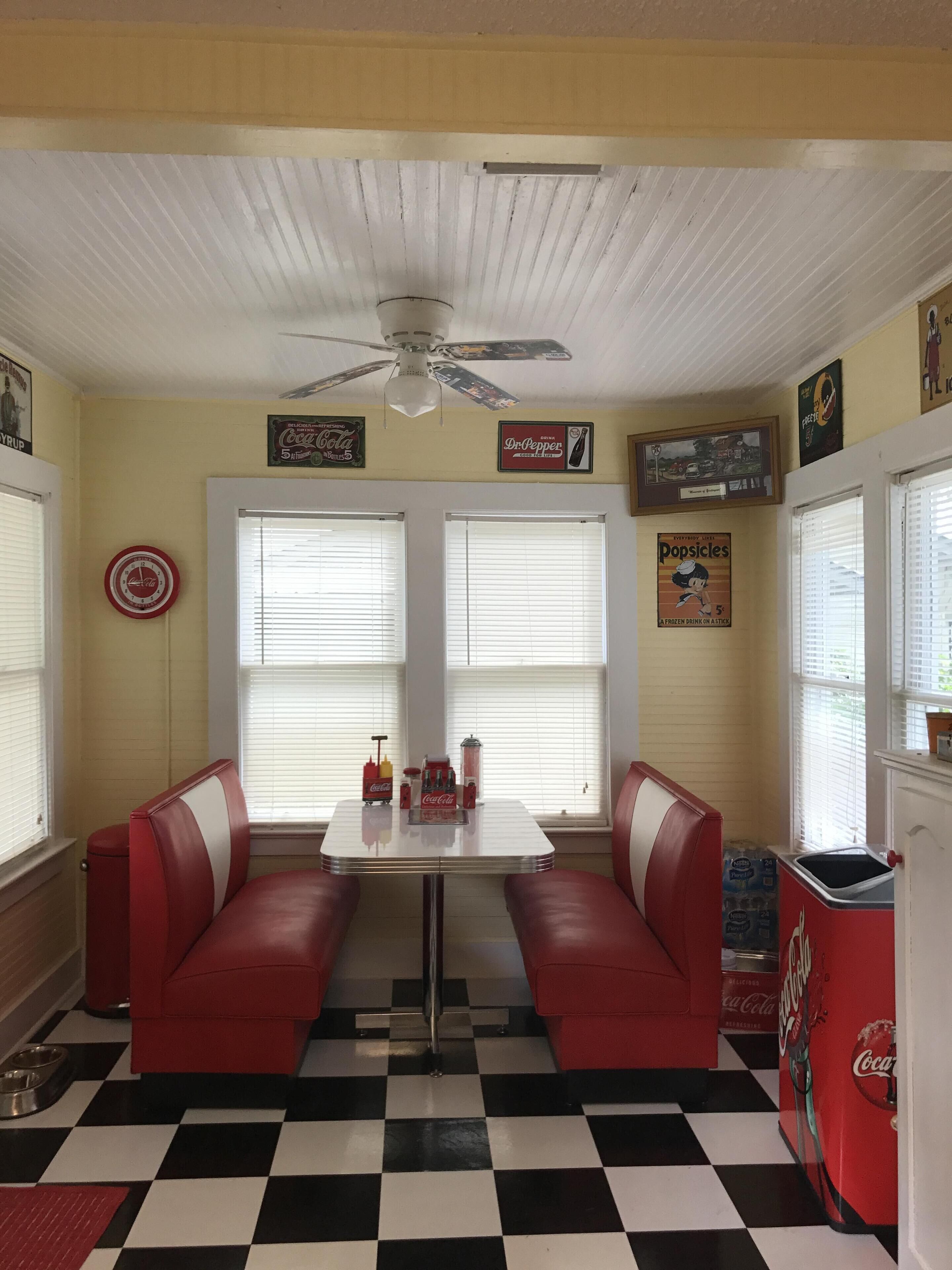 Lake living close to Gainesville, UF Health and University of Florida