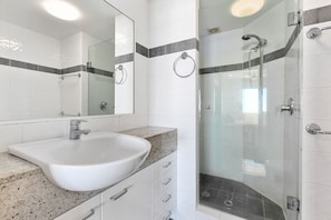 Shower, hair dryer, towels