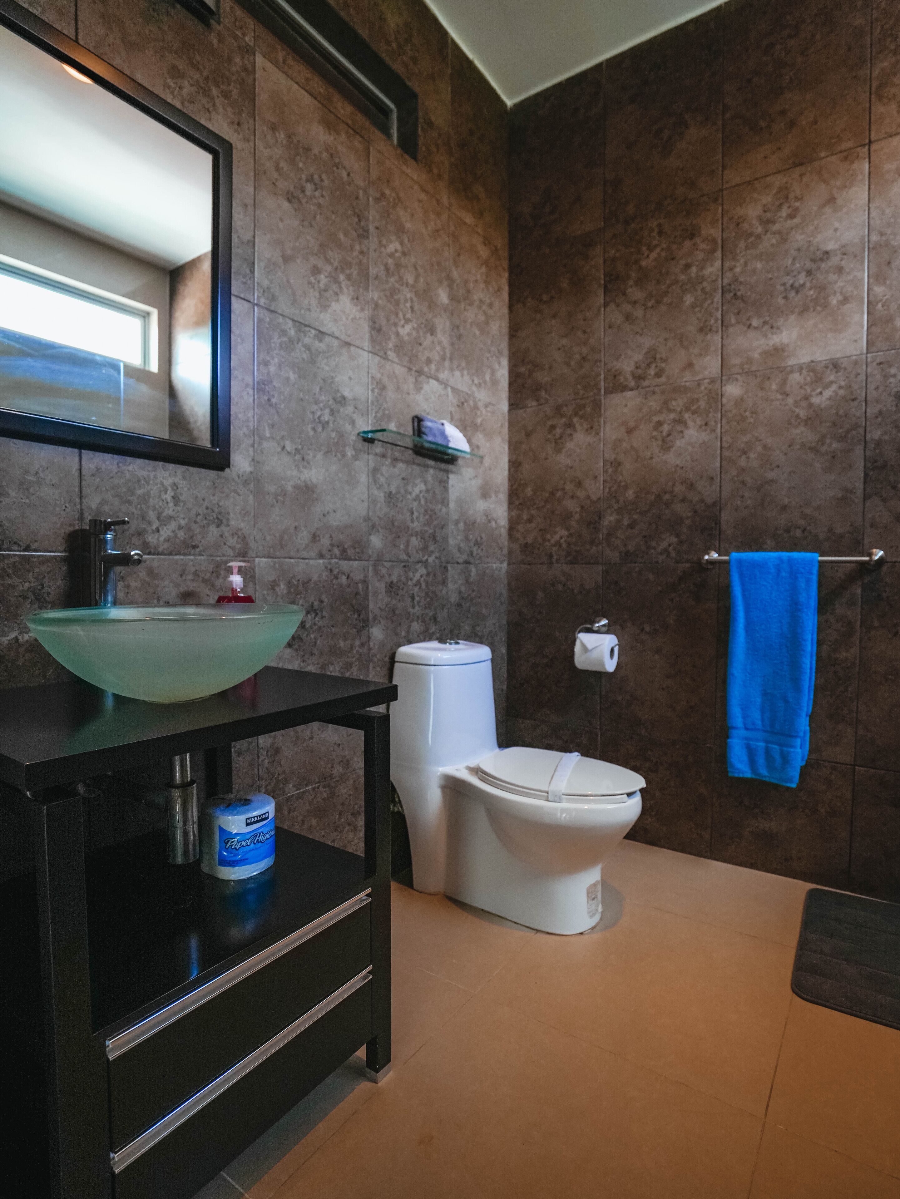 2nd bedroom bathroom