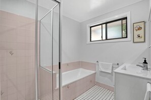 Shower, hair dryer, towels