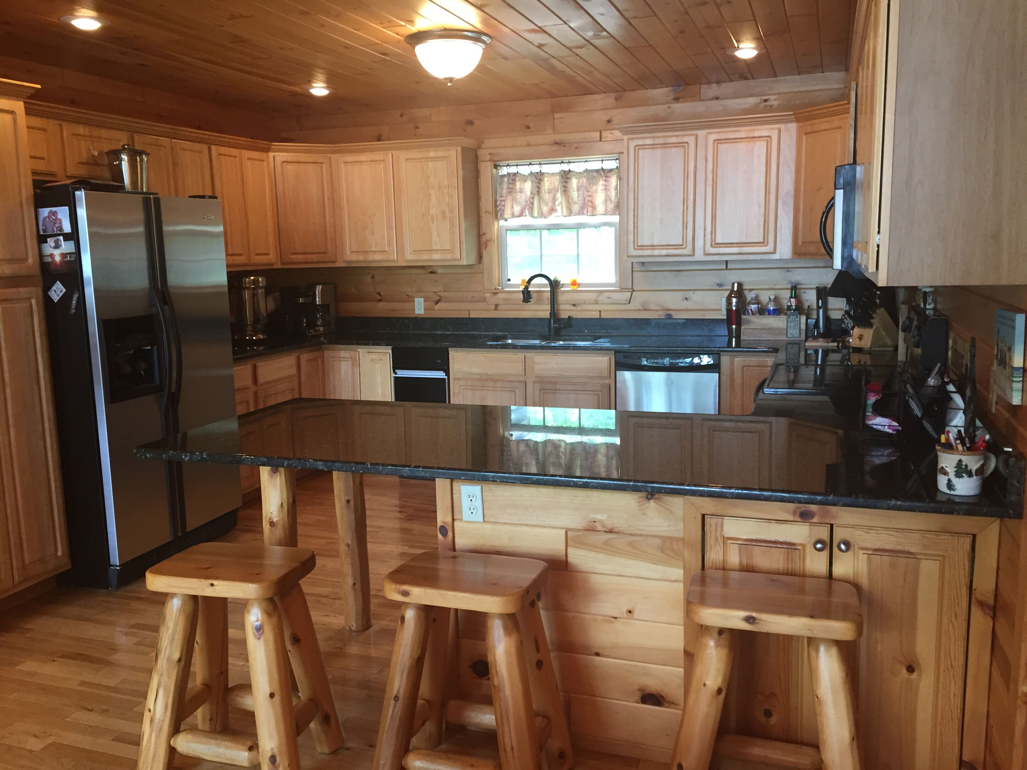 Lakefront with guest house, great location