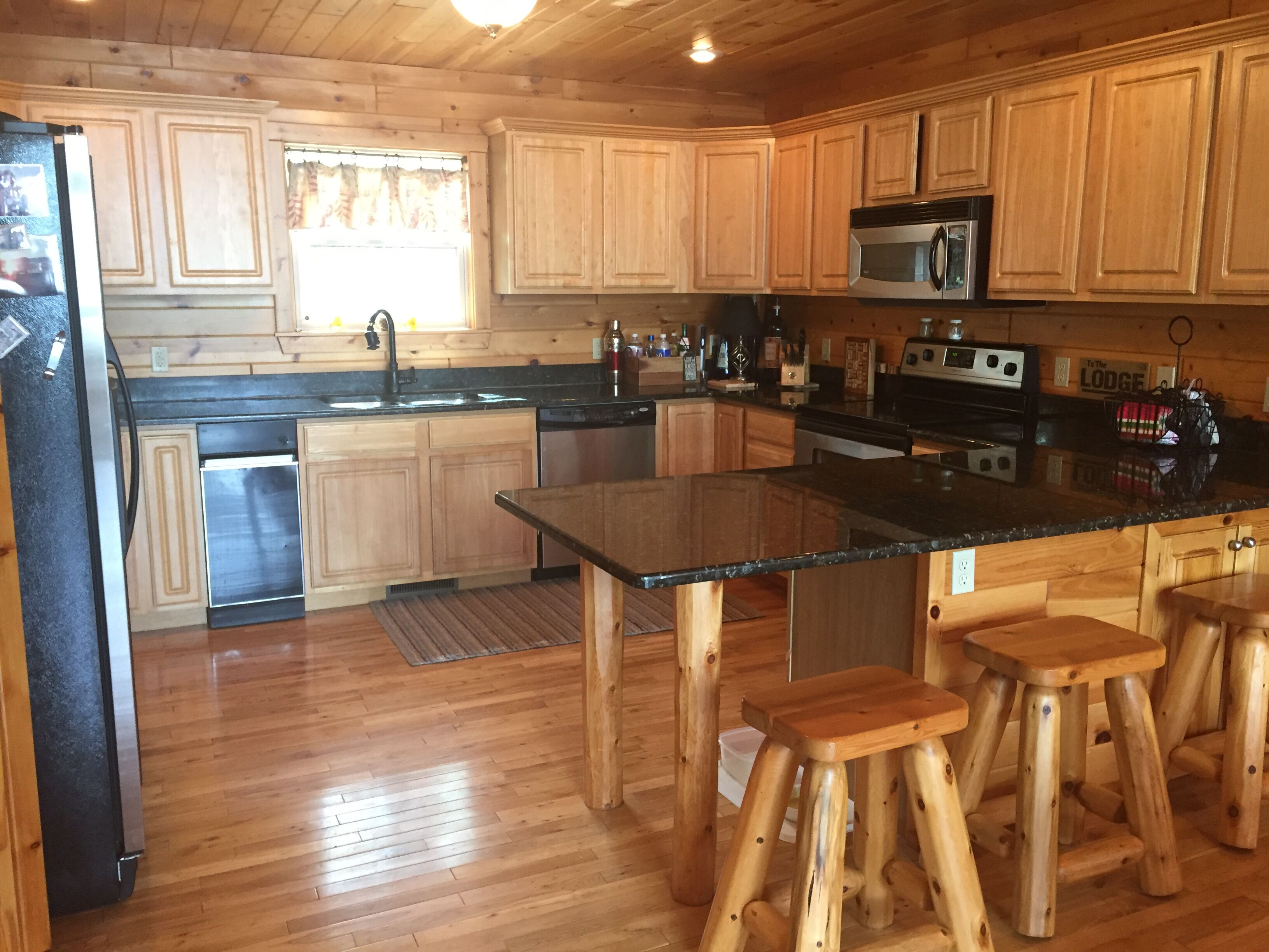 Lakefront with guest house, great location