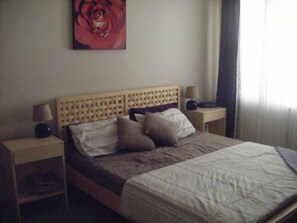 2 Schlafzimmer, Bügeleisen/Bügelbrett, Bettwäsche