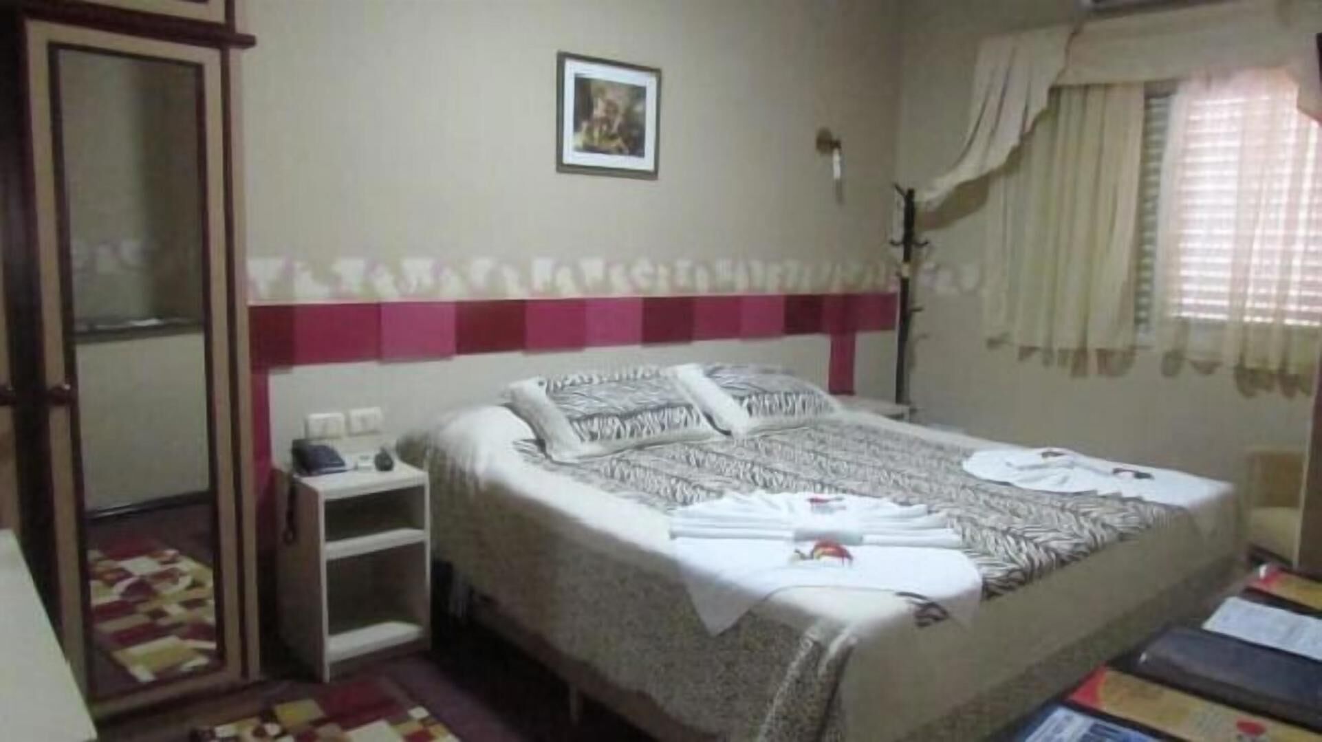 Minibar, free WiFi