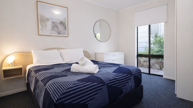 1 bedroom, iron/ironing board, bed sheets - West Beach Lagoon 202 - Quiet & Ground Floor! (Scarborough)