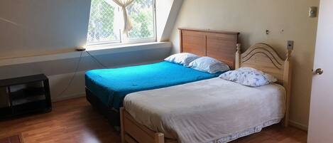 4 bedrooms, free WiFi, bed sheets