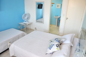 2 quartos, cofres nos quartos, ferros/tábuas de passar roupa, Wi-Fi