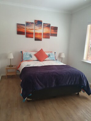 2 bedrooms, iron/ironing board, free WiFi, bed sheets