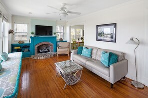 TV, fireplace, DVD player