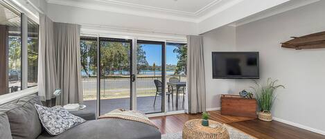 Televisión y reproductor de DVD