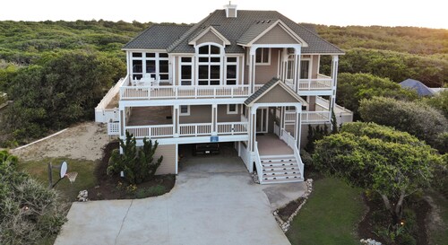 Semi-Oceanfront Estate in Corolla, NC—Just a 2-minute walk to the beach!
