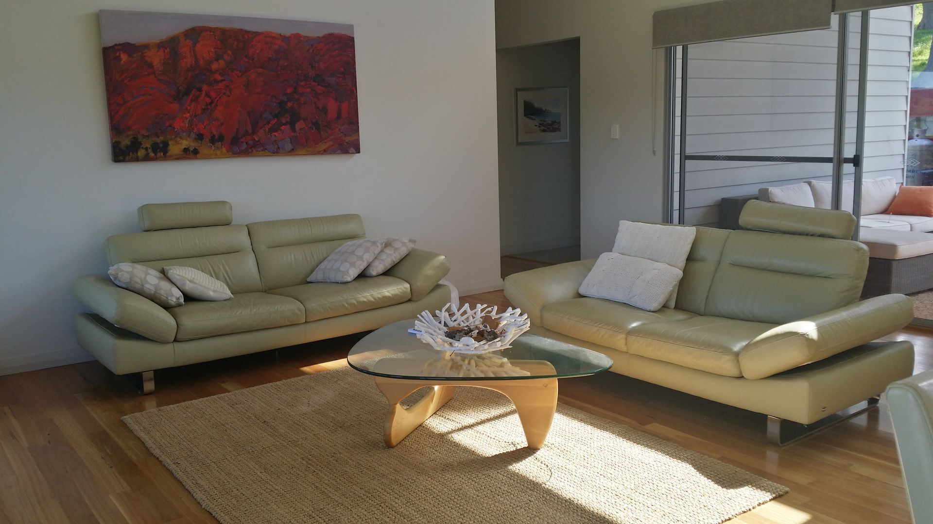 Views of Redwall Valley and close to beaches and wineries. — image 10